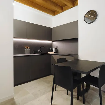 Lägenhet Just Urban - Boutique With Parking And Gym Milano